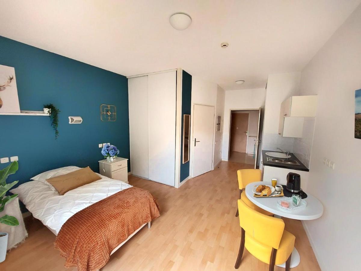 Villa Rose De Mons - Residence Services Senior La Brede エクステリア 写真